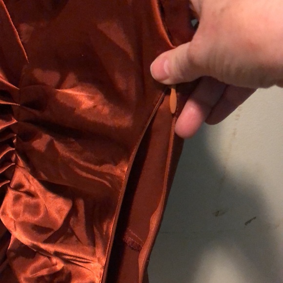 Le Chateau, Cap-sleeved satiny blouse - Picture 6 of 7